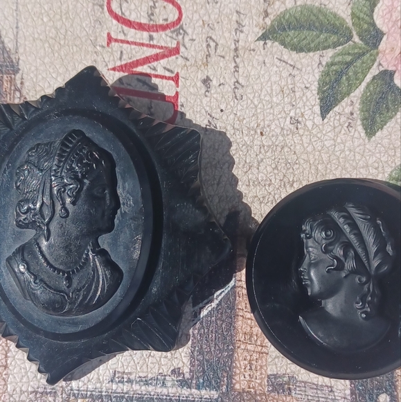 Antique Bakelite  Button - Picture 6 of 7